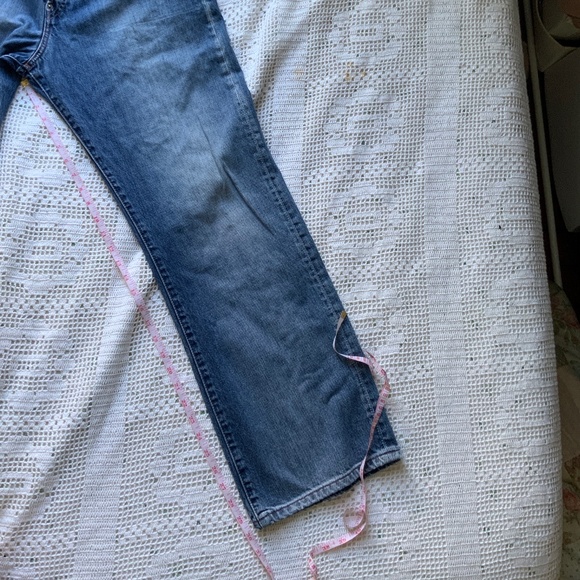 Vintage LeVI Jeans (1971-1985) with Buckle - Picture 2 of 11